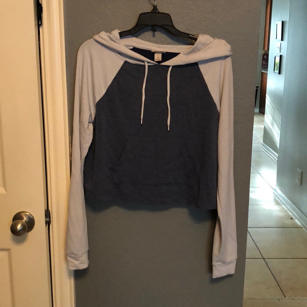 Cropped hoodie